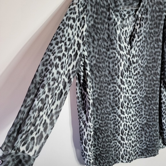 Belle Kim Gravel Leopard Tunic Top Plus Size 1X‎ Gray Lined Long Sleeve Pullover - Picture 2 of 6